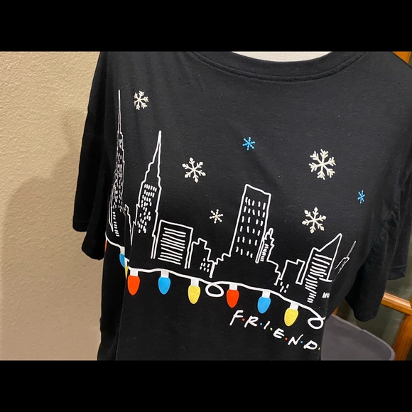 FRENDS CENTRAL PERK T SHIRT SIZE  XL BLACK CITY WOMENS - Picture 2 of 5